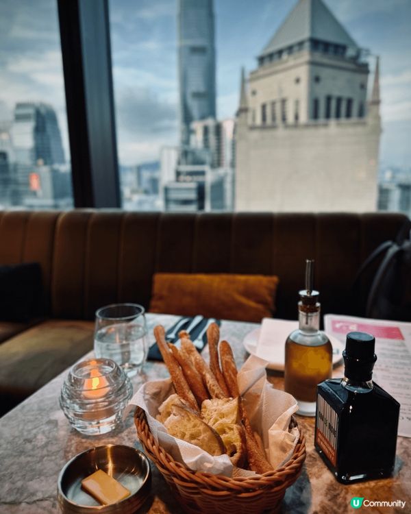 最近去慶祝搬新屋食咗呢間扒房porterhouse，喺LKF...