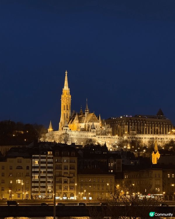 在布達佩斯的旅行中，參加一次遊船體驗是不可或缺的。登上多瑙河...