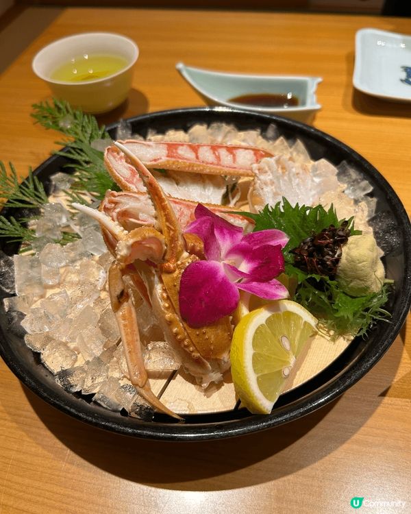 今年四月去了日本福岡賞櫻，在100円店買了地墊放在草地上，邊...
