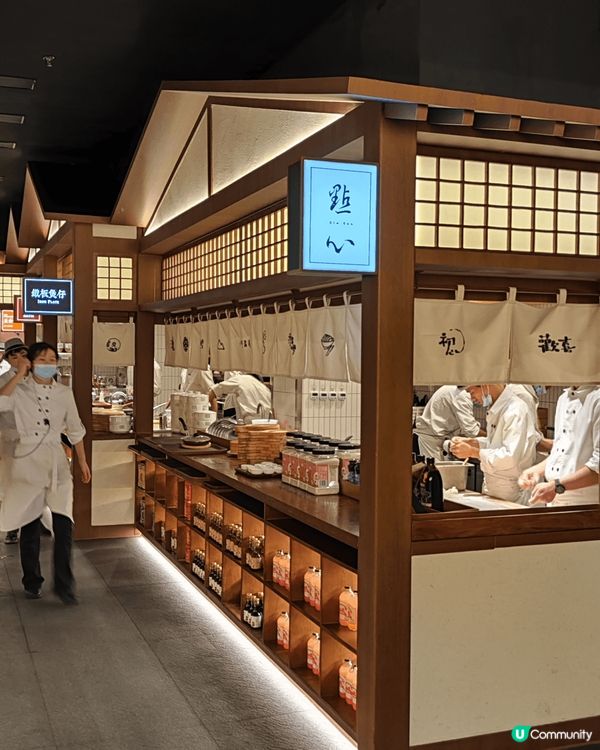 环境怡人, 灯光柔和不刺眼,  美食味道非常好。, 服务周到...