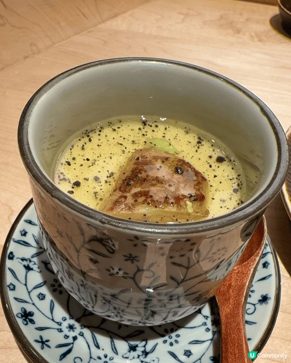 在深圳KKmall 的壽司處小志，價錢相宜，食物味道不錯，跟...