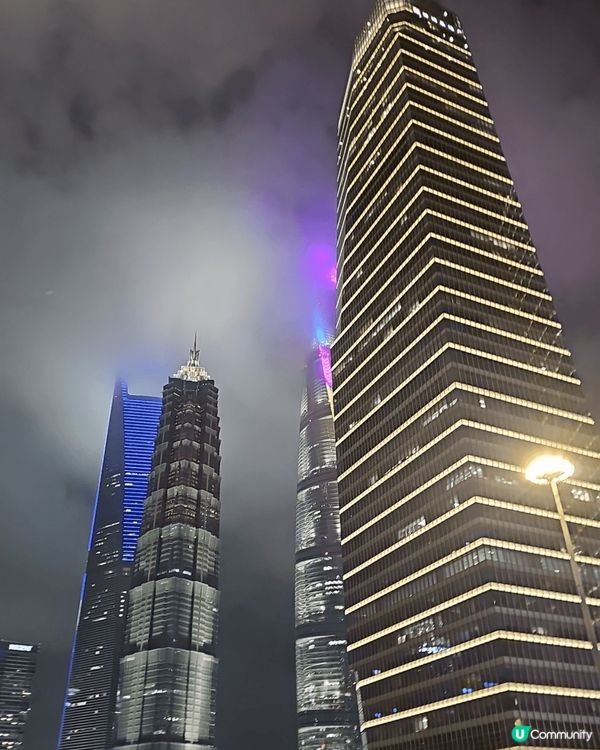 在復活節與家人去上海五天，因為我們也是沒有去杭州上海的，感覺...