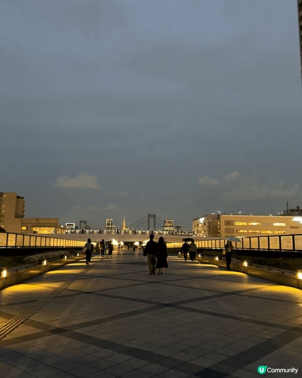 短短東京5日之旅，吃當地海鮮美食，遊覽熱鬧街道，雖然帶點微雨...