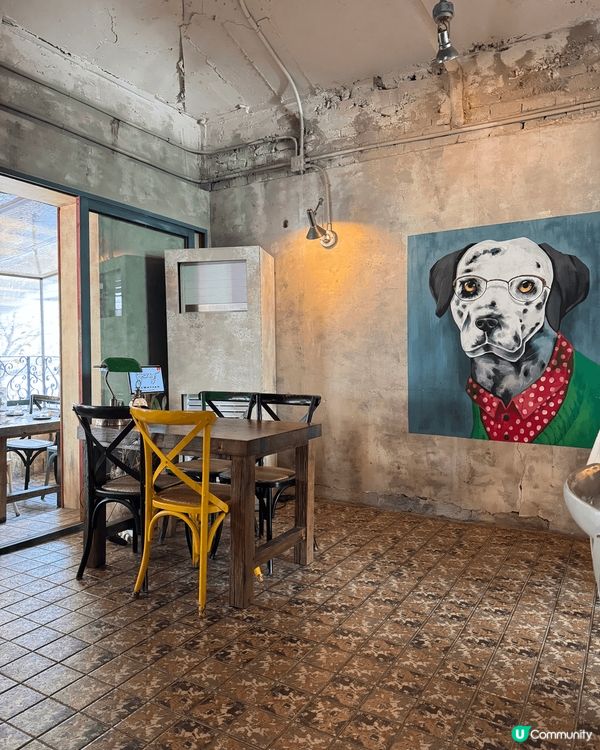 位於狎鷗亭的Dalmatian，他們的招牌是華麗的早午餐。咖...