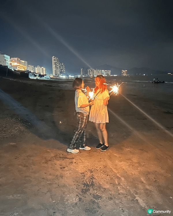 去咗惠州玩，嗰度嘅商業區其實景色好靚，我哋又去玩滑翔傘又去放...