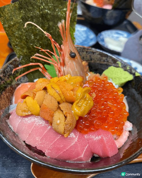 每次嚟底板都必定會去木津市場幫襯呢間海鮮丼專門店，因為真係好...