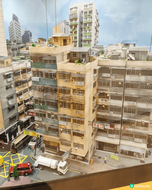 在美麗華商場一期地下玩具店，有一個可能超過二十多尺的舊旺角微...