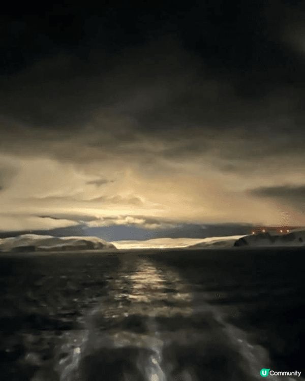 今次旅行去挪威洪寧斯沃格，真係超幸運睇到北極光，呈現橙色和綠...