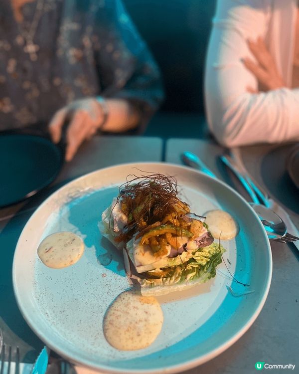 中港城一間意大利餐廳味道唔錯，每碟啲份量唔多，但係其實都好夠...