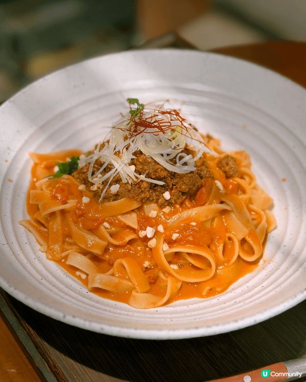 老去茶事吸引唔少人特登過嚟大圍！充滿懷舊台南風情嘅茶室，環境...