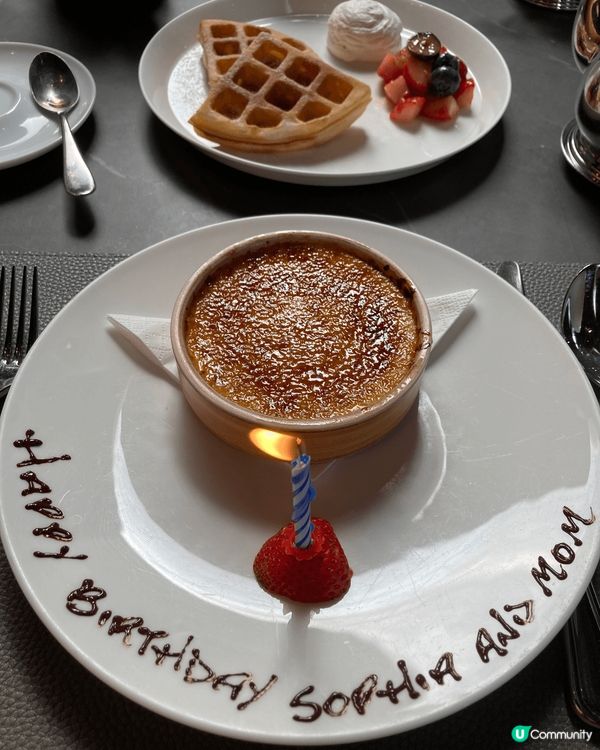 1張是慶祝生日，1張是飽魚點心，看到它們，使我回憶開心時刻和...