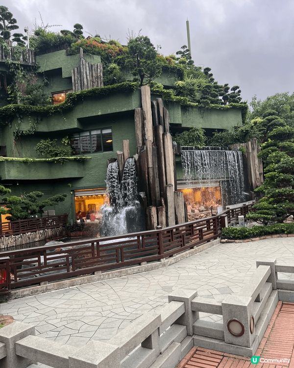 位於鑽石山的南蓮園是一個美麗的避世之地，遠離香港的喧囂。南蓮...