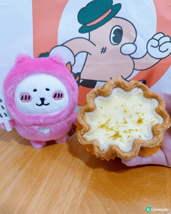 今日去Hashtag B 㨂咗個白桃蜂蜜撻試下😆 手心咁大個...