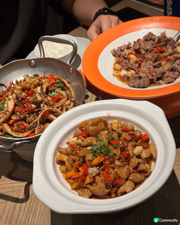 深圳嘅辣炒黃牛肉真係好惹味！唔小心就撈咗兩碗飯🤪