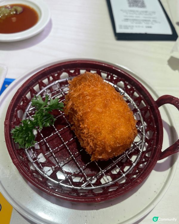日常生活中喜歡食日式料理和美食！飯後也喜歡甜品的完美配搭！
