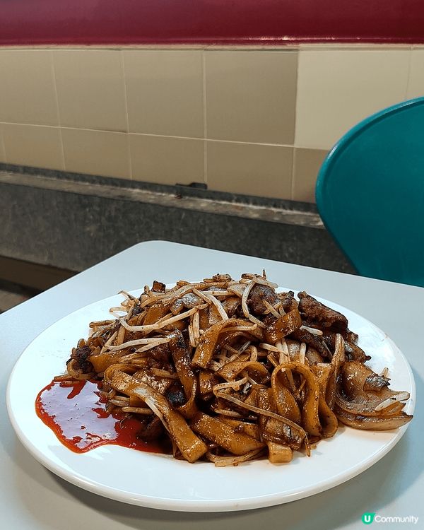 近議事亭前地嘅營地街市熟食中心，應該係澳門最近旅遊點嘅熟食中...