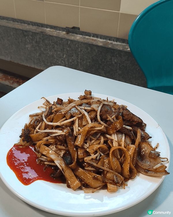 近議事亭前地嘅營地街市熟食中心，應該係澳門最近旅遊點嘅熟食中...