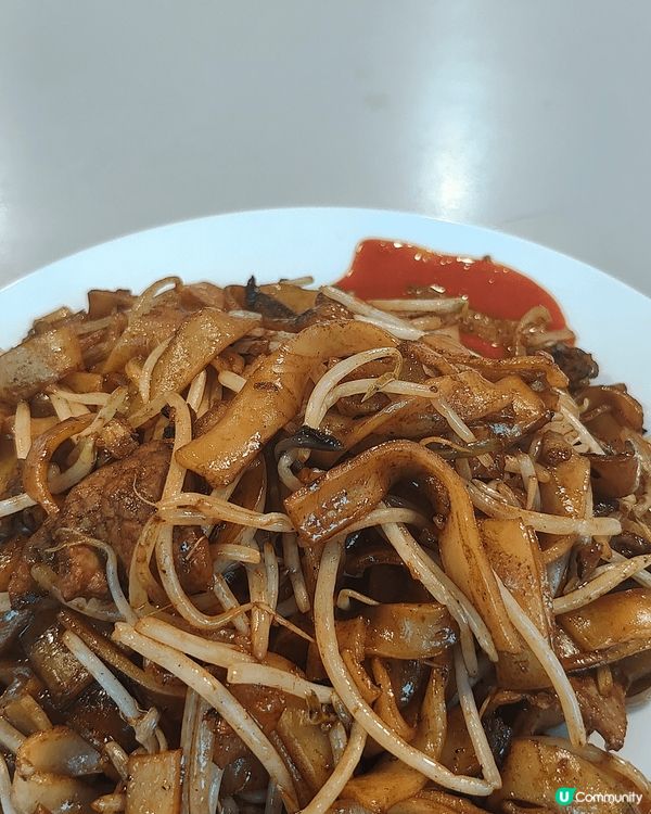 近議事亭前地嘅營地街市熟食中心，應該係澳門最近旅遊點嘅熟食中...