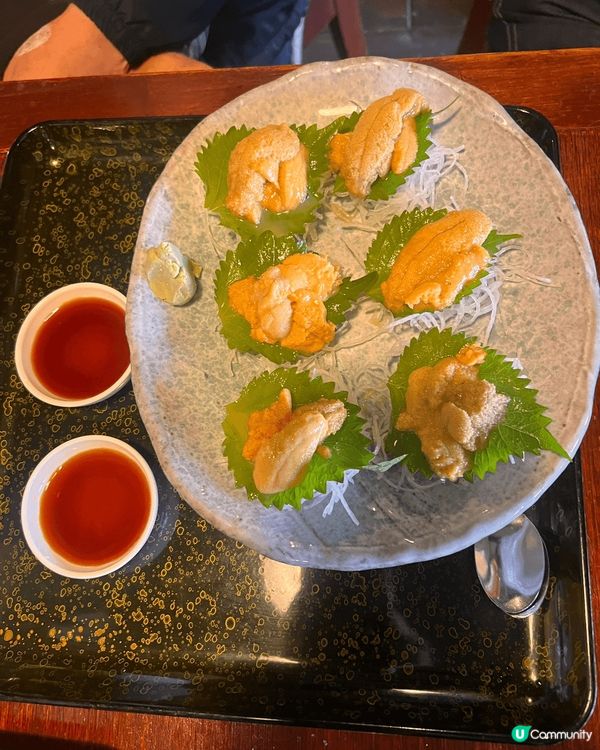 日本北海道海邊餐廳，食新鮮海膽即開即食好新鮮，天婦羅炸蝦都係...