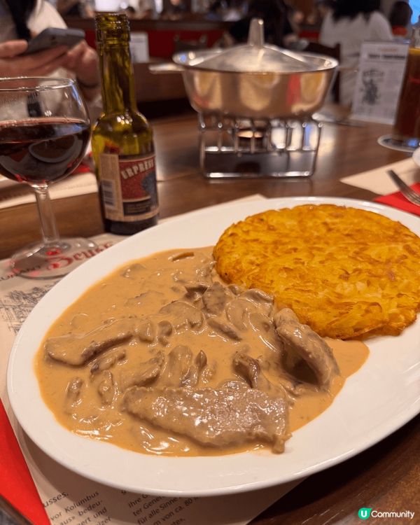 瑞士薯餅（Rösti或röschti）是瑞士的一種用馬鈴薯製...