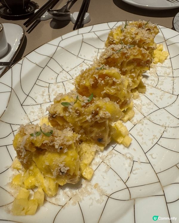 今晚繁星滿天，來到深圳這間高級中餐廳，在美景下，品嚐海蜇頭，...