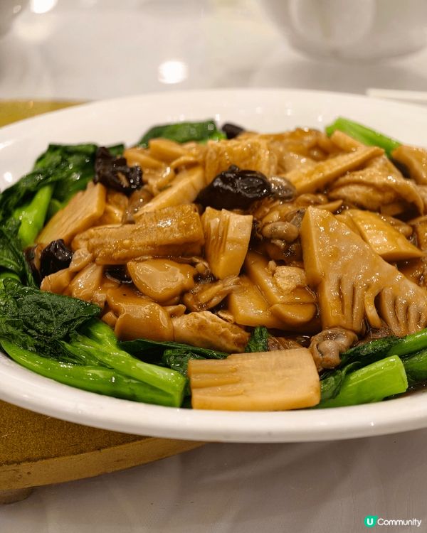 最愛與家人的相聚時間，簡單到茶樓點菜，腐皮齋，港式燒肉，咕嚕...