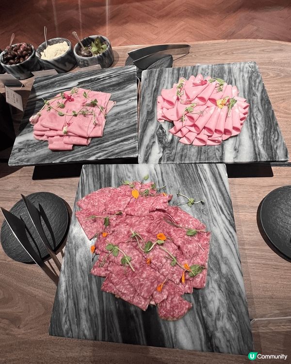 最鍾意食自助餐，多款選擇但未揀，每款又可以食少少，唔使食咁飽...