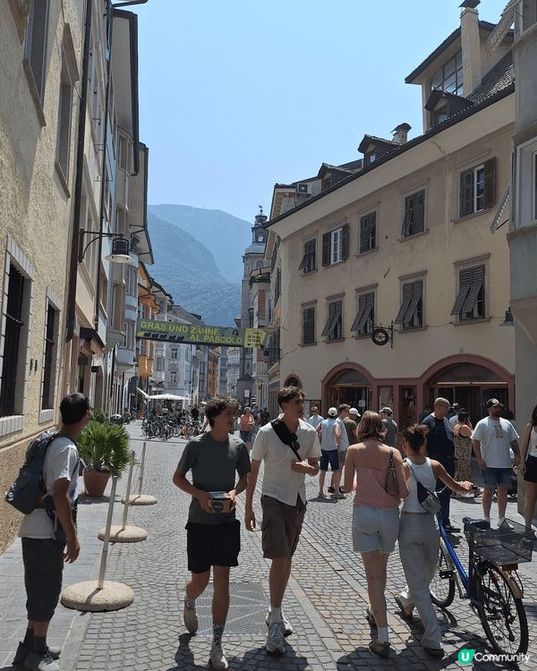 意大利北部Bozenlo小鎮是旅遊熱點，皆因夏天可以遠足，冬...