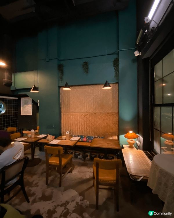 大圍近青沙公路、積存街隔離，有好多小店同酒吧✨  