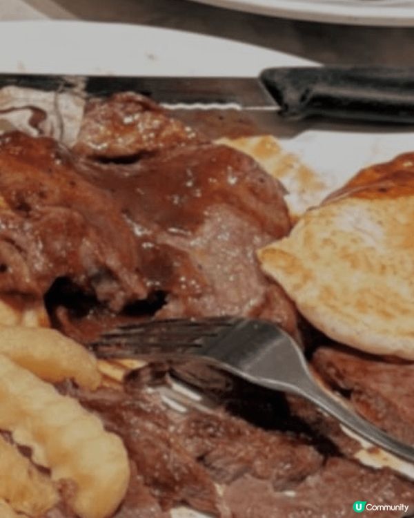 金鳳餐廳位於荔枝角D2 Place，主打港式茶記風味，招牌菜...