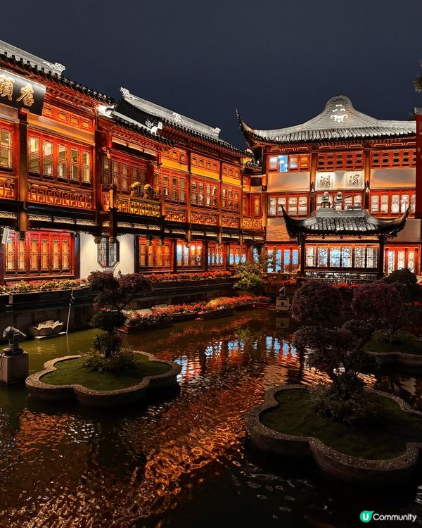 上海前灘的日與夜很美