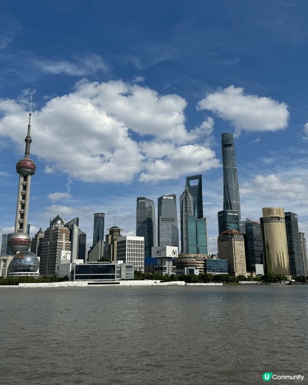 上海前灘的日與夜很美