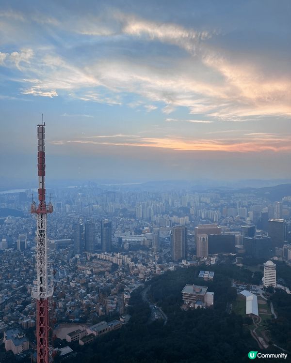 韓國的自然風景十分美麗和漂亮，無論是夜生活和朝早的生活