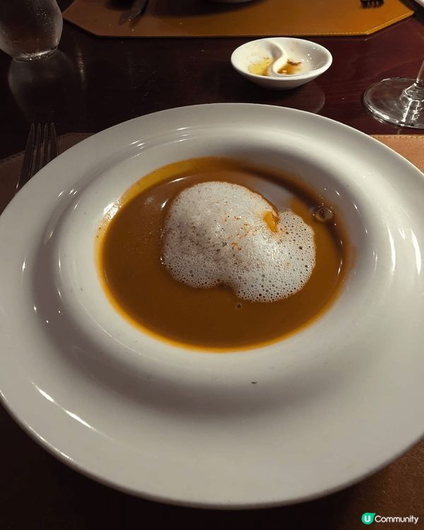 生日食返餐勁既。睇圖應該難估係邊，其實係上環頭間樓上西餐廳，...