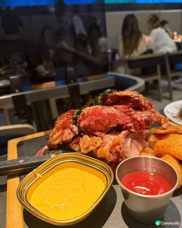 一個適合朋友相聚、打卡的好地方。環境寧靜，適合高談闊論，美食...