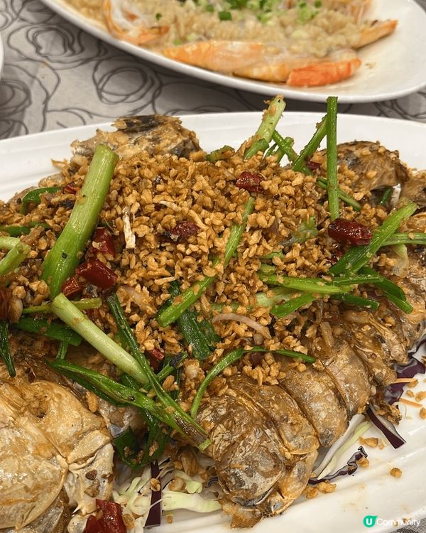 三聖邨，好多人去買海鮮，見到即刻買完海鮮去隔離加工！好食！