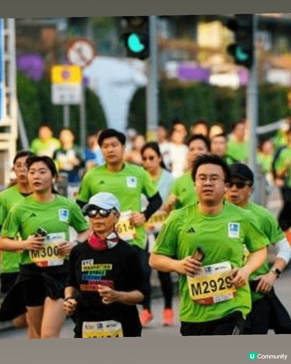 60 歲才開始跑步、現年73 這張跑步相片是今年渣打馬拉松街...