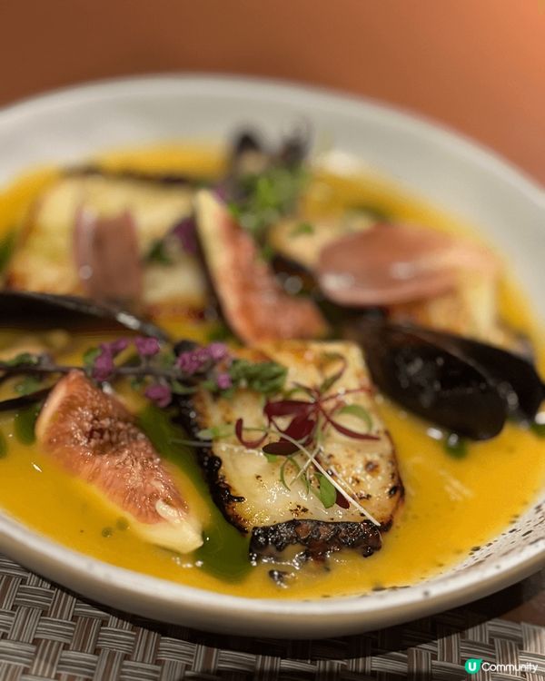 搵到間環境靚又好食嘅泰國餐廳，位於北角維港凱悅尚萃酒店嘅Cr...