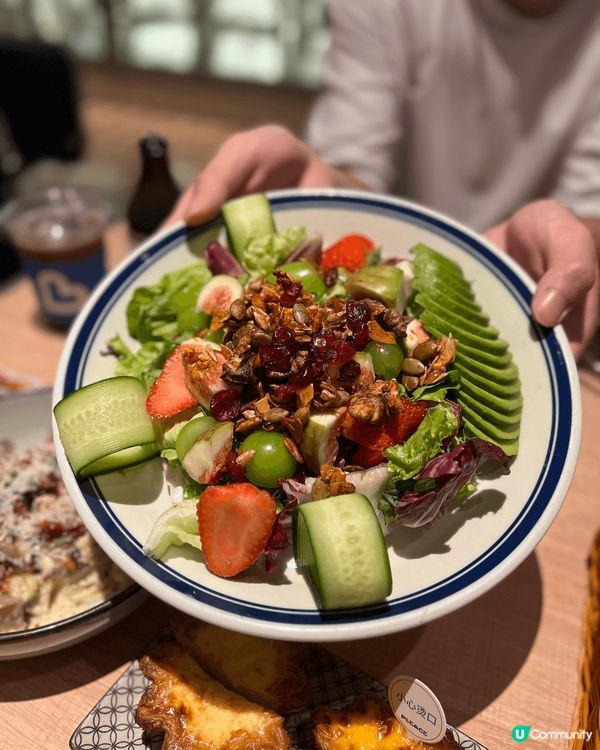 近排喺深圳食過の高質西餐廳，位於福田口岸附近嘅卓悅中心 ，主...