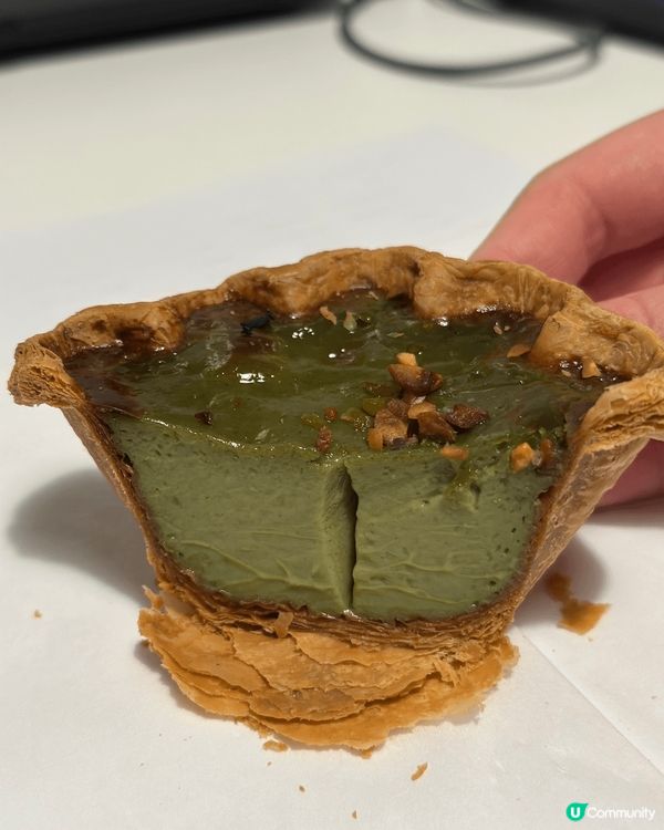 Hashtag b開心果千層撻嘅千層撻皮真係層層分明，焗得酥...