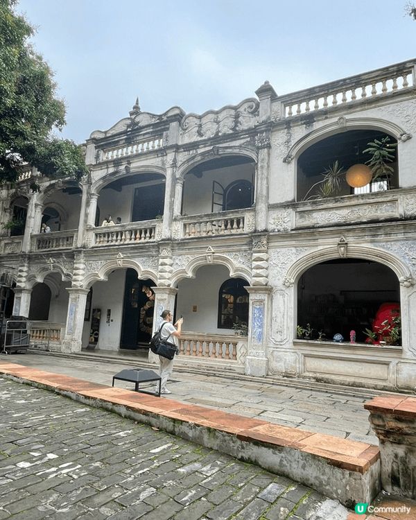 呢個係嶺南文化始祖嘅佛山祖廟區同埋岭南天地，係一個結合古今中...