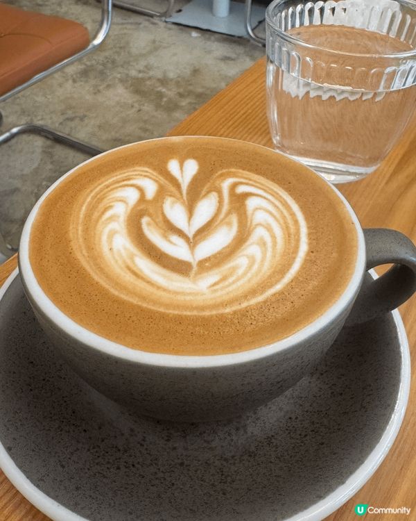 位於荃灣HIKARI cafe, lunch menu 常常...