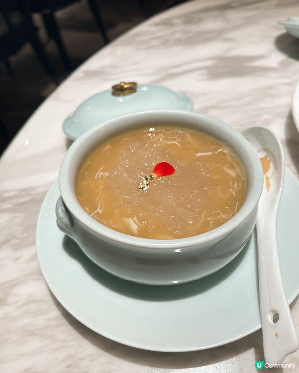 呢間位於尖沙咀海港城食fusion既餐廳感覺優雅高貴，佢嘅食...