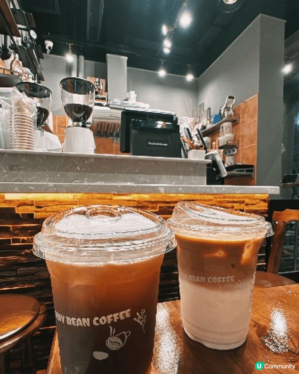 自己本身就係Coffeeholic :) 每日必須品就係咖啡...