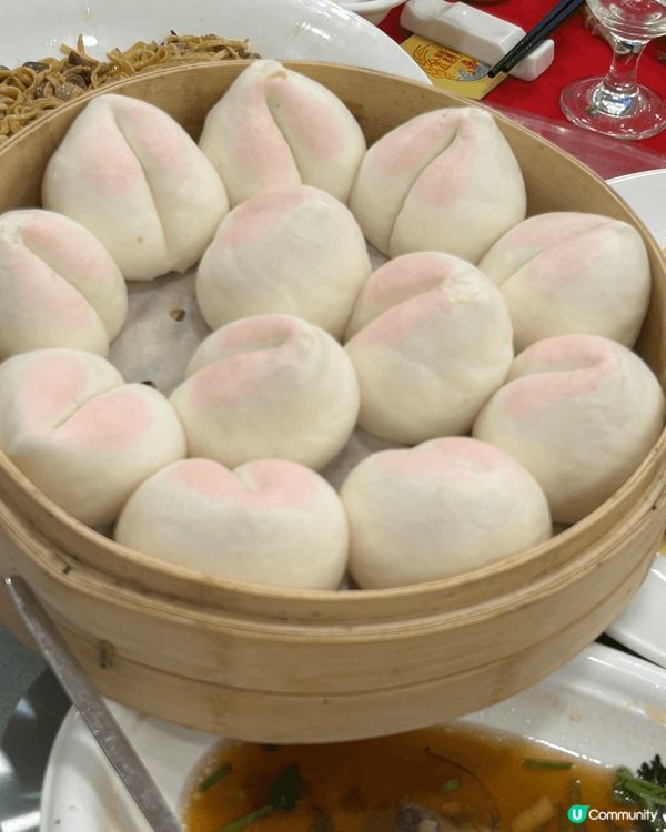 家人壽宴晚飯，主角乳豬，最正都係上湯龍蝦🦞伊麵，其他正常發揮...