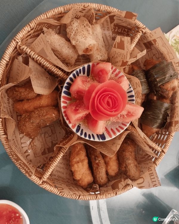 這間泰菜讓人感覺很親切，價錢和食物質素也不錯，尤其老闆娘非常...