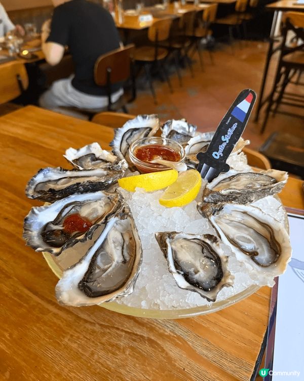 係食生蠔 如檸檬汁就勁鮮甜 不過有啲好細隻