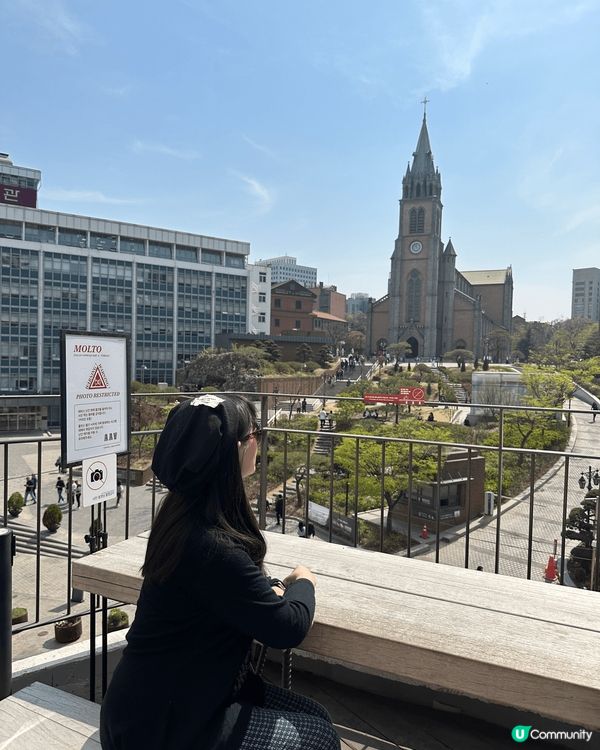 愛上首爾，夜遊清溪川，路人也像韓星般美。到訪廣藏市場、明洞等...