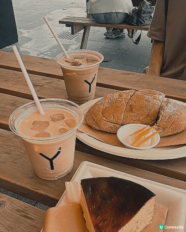 休閒的假期 配香滑的手沖咖啡和芒果忌廉飽 安撫到平時工作上的...