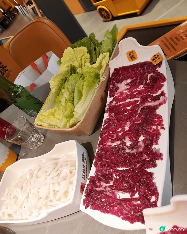 海岸城潮發牛肉火鍋，牛味香濃，值得推介